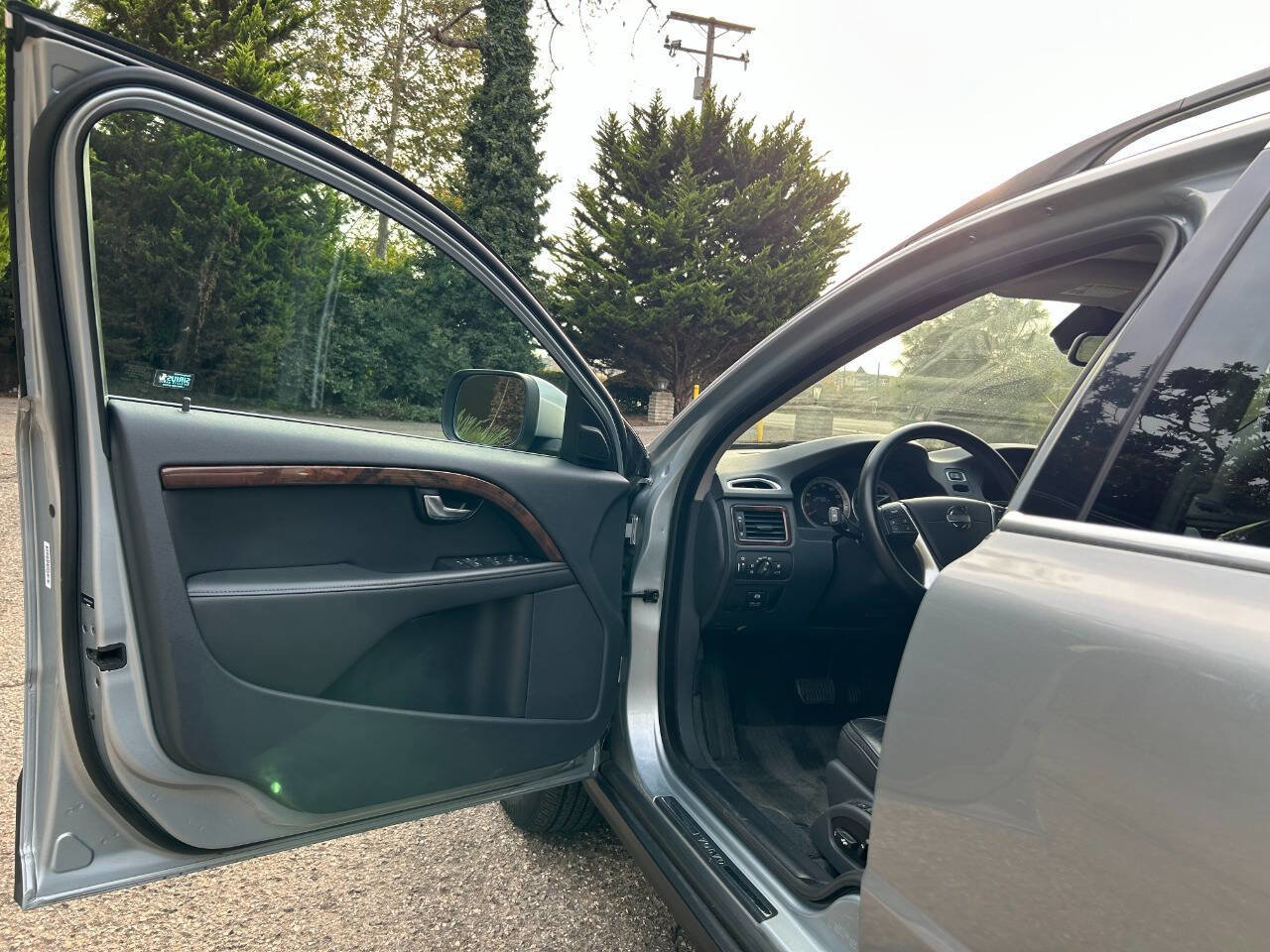 Used 2013 Volvo XC70 3.2 image 25