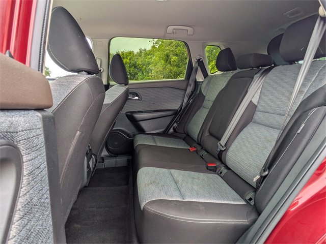 Used 2023 Nissan Rogue SV image 14