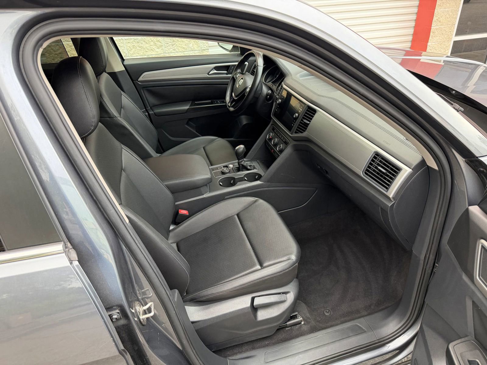 Used 2018 Volkswagen Atlas SE image 26