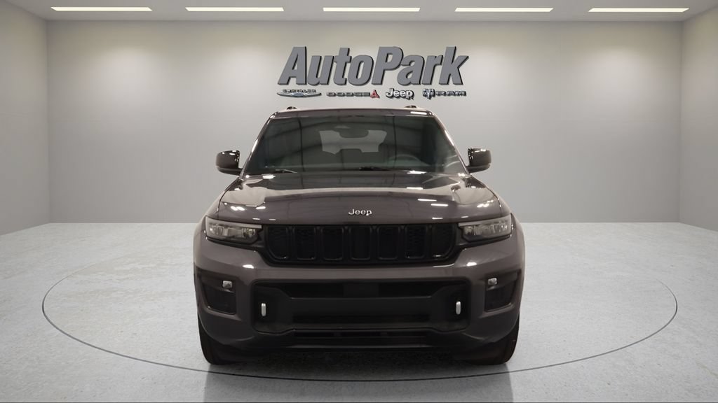 Certified 2023 Jeep Grand Cherokee Overland AWD/4WD image 4