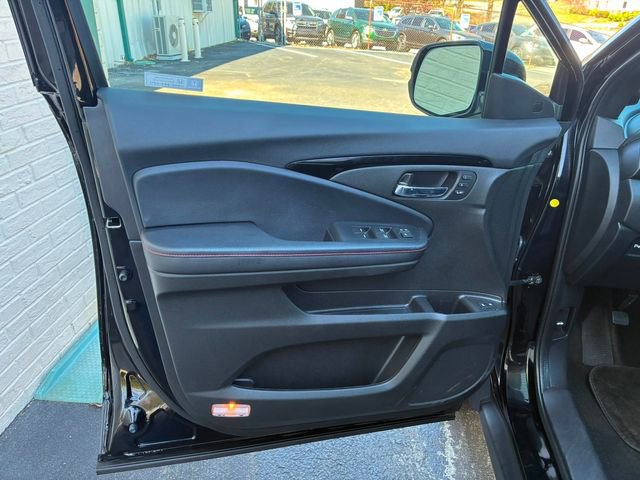 Used 2022 Honda Pilot Black Edition image 16