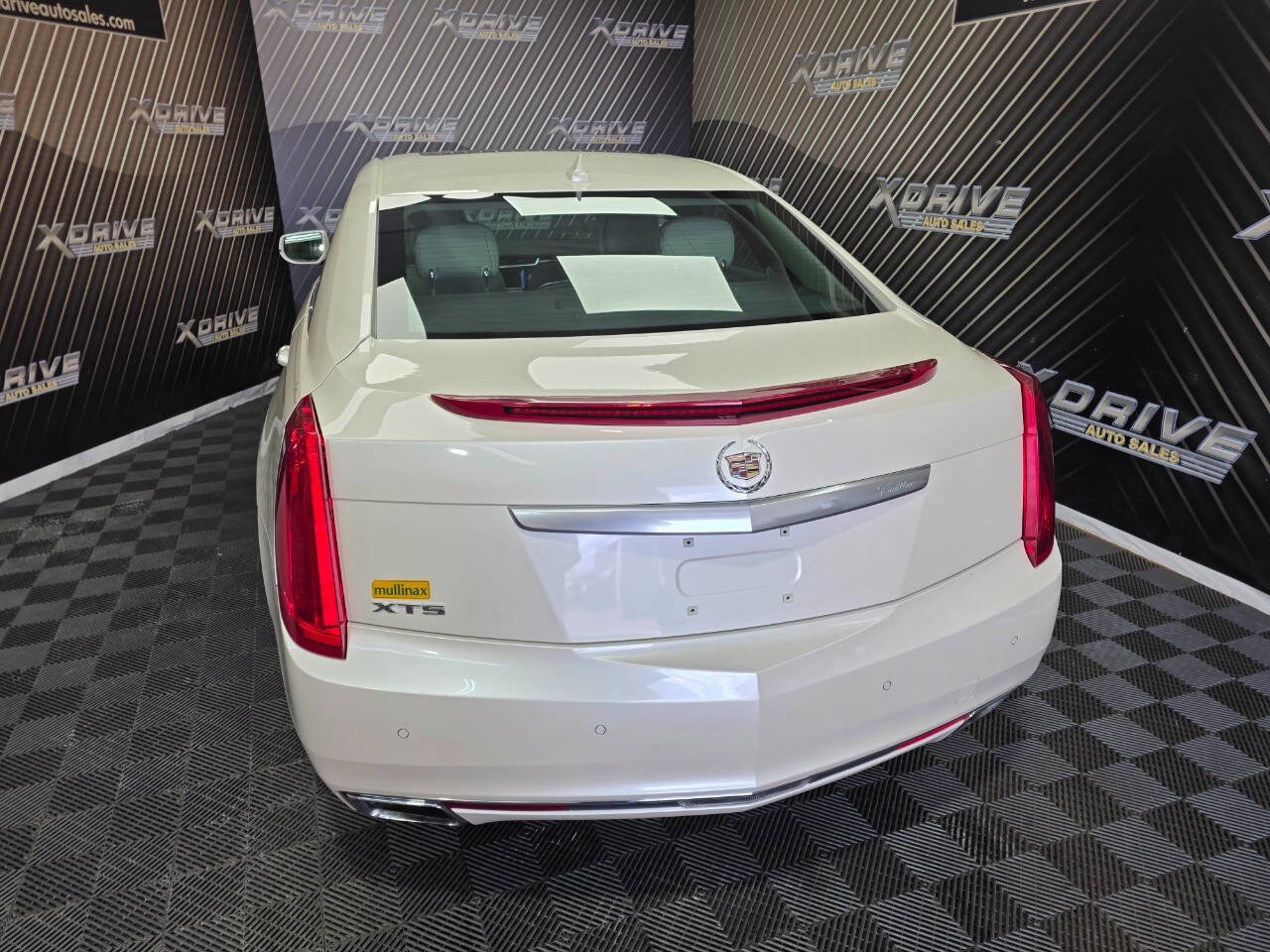 Used 2013 Cadillac XTS Luxury w/ Driver Awareness Package FWD image 12