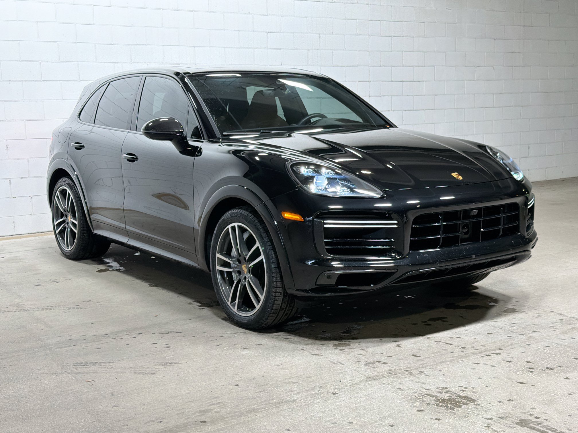Certified 2023 Porsche Cayenne Turbo AWD/4WD image 6
