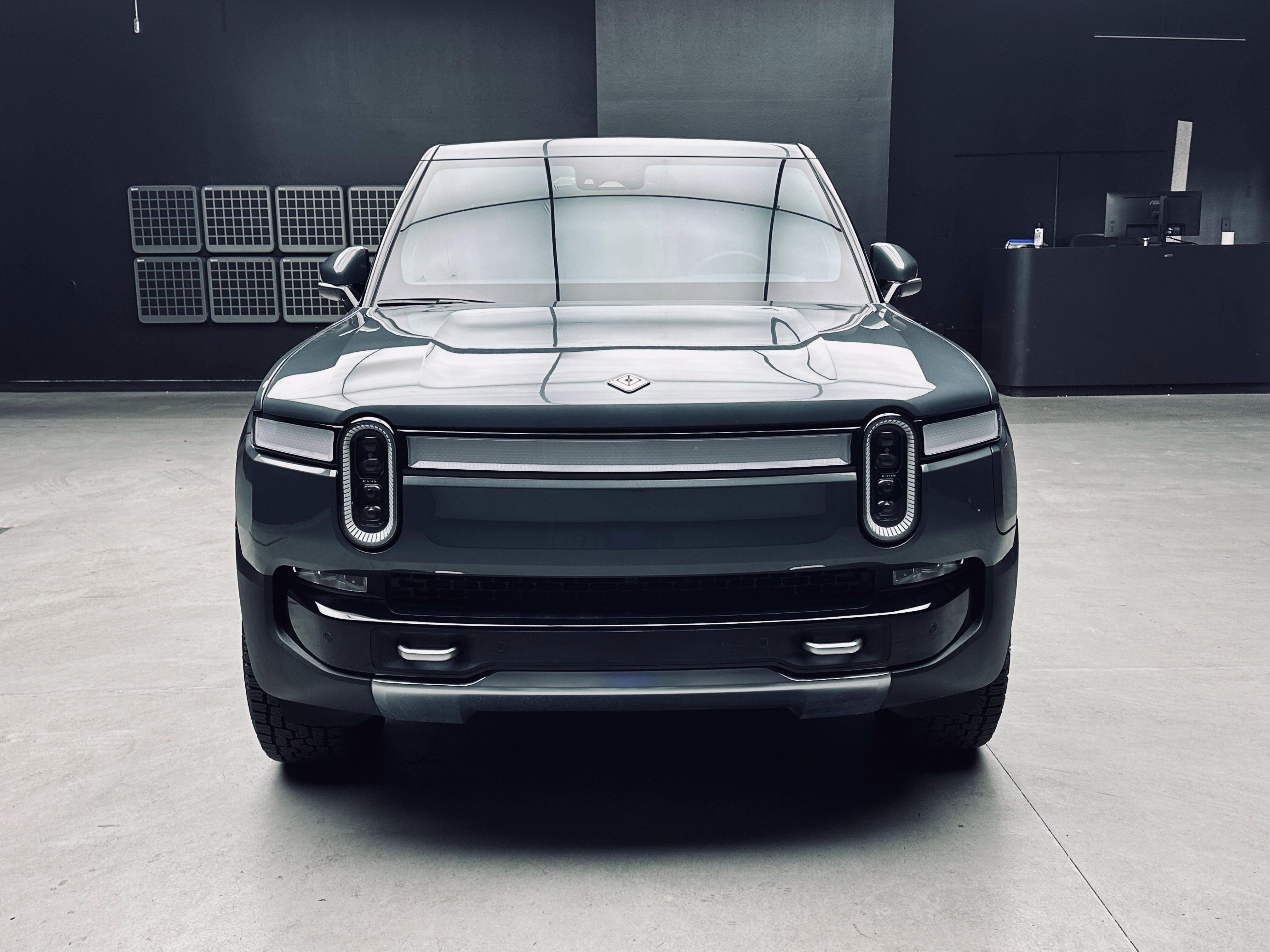 Used 2024 Rivian R1T Adventure Dual AWD/4WD image 12