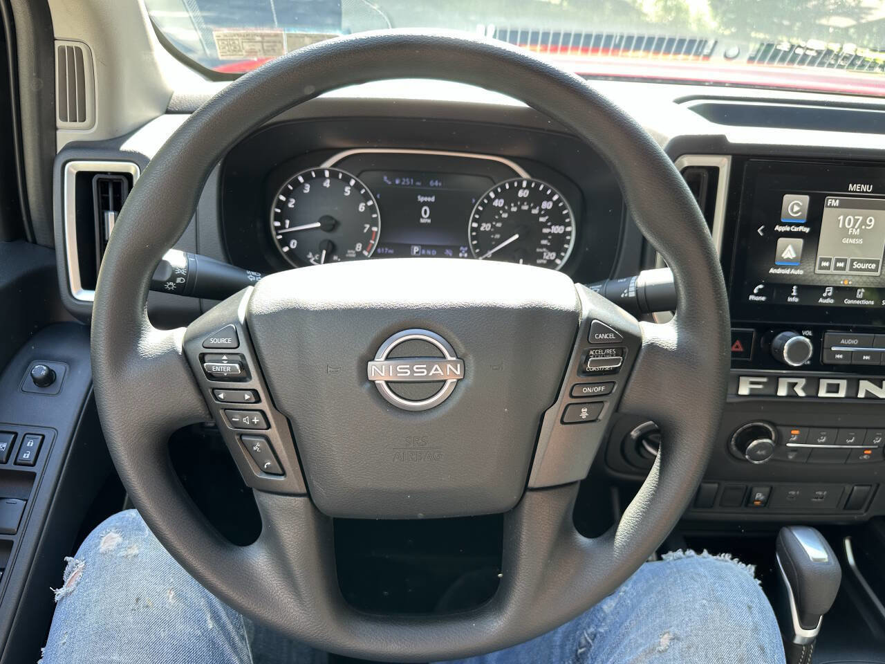 Used 2025 Nissan Frontier SV image 25