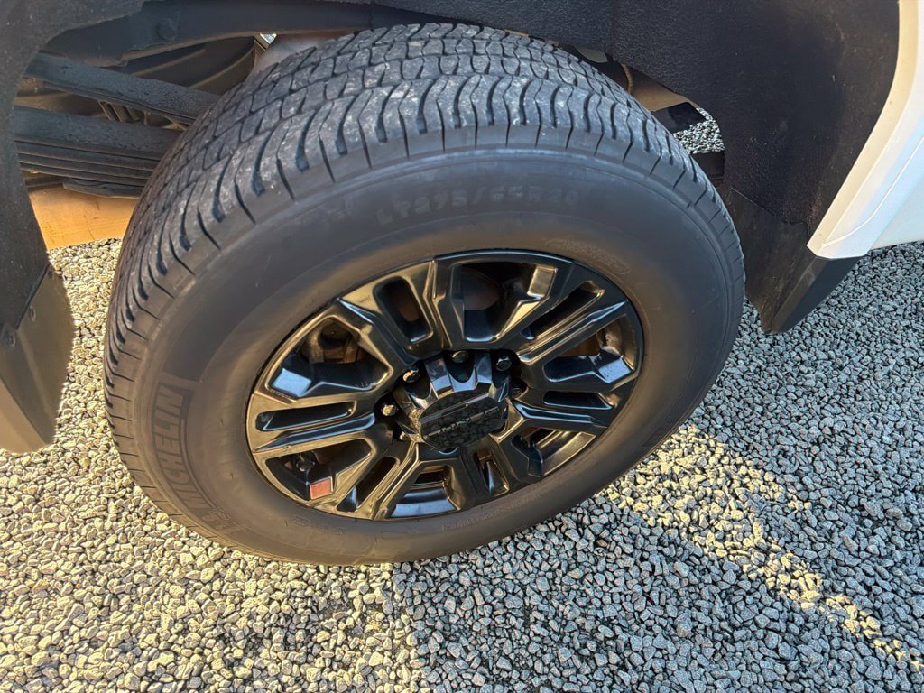 Used 2024 GMC Sierra 3500 Denali Ultimate AWD/4WD image 8