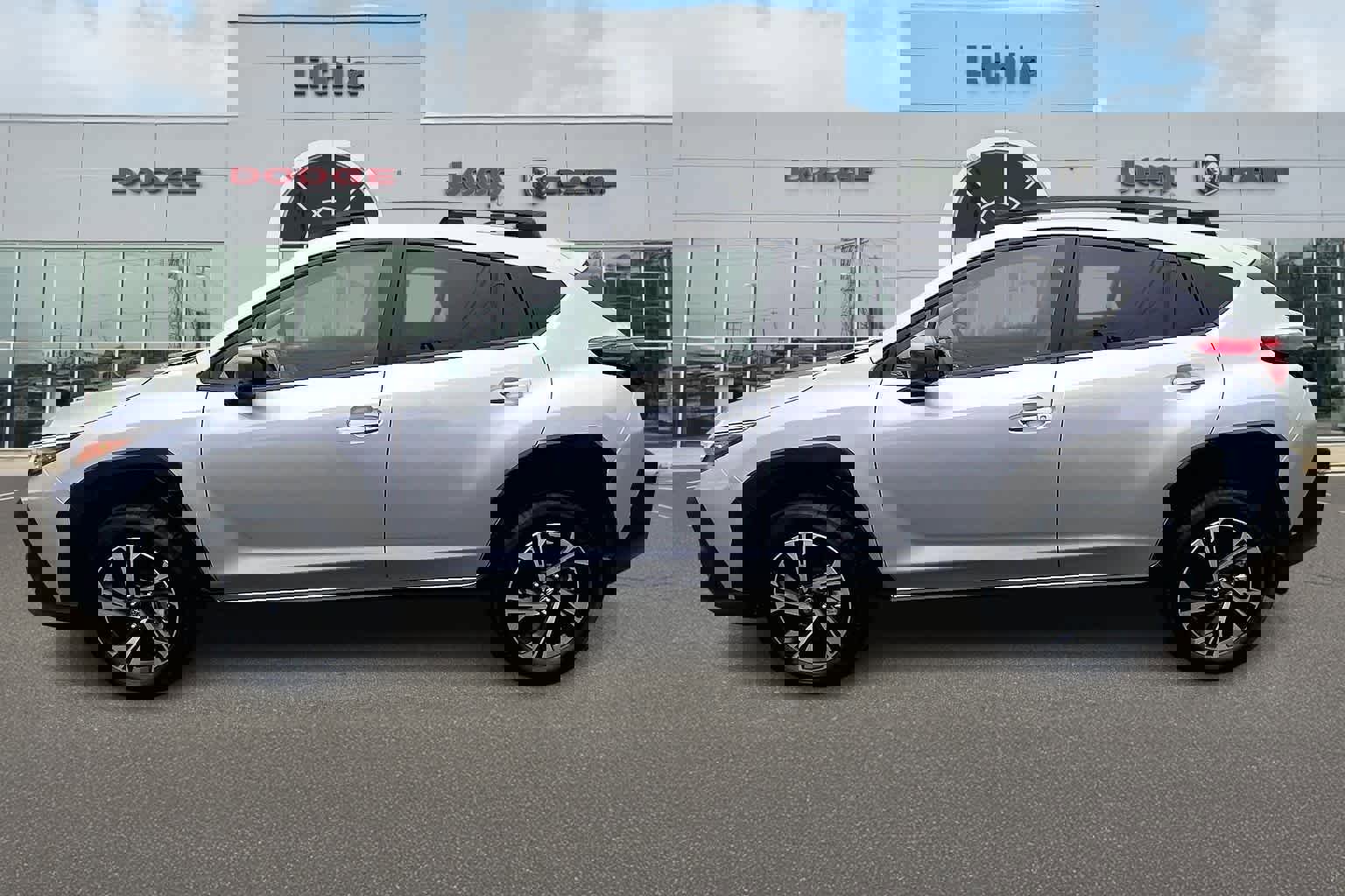 Used 2024 Subaru Crosstrek 2.0i Premium w/ Crosstrek Mirror Package image 3