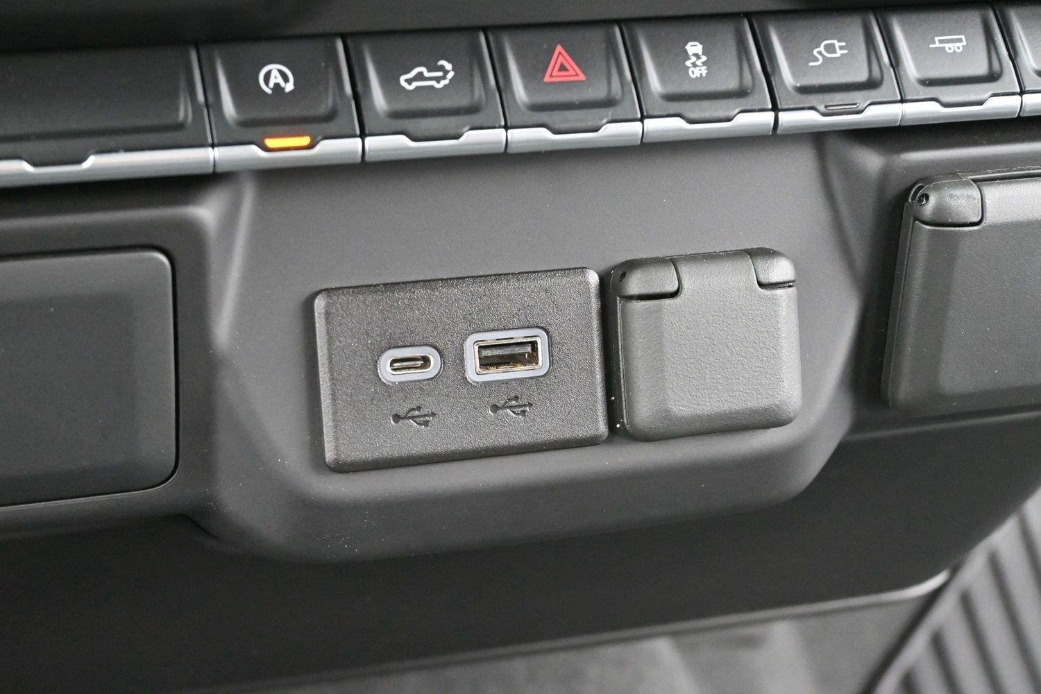 Used 2022 Chevrolet Silverado 1500 Custom w/ Safety Confidence Package RWD image 24