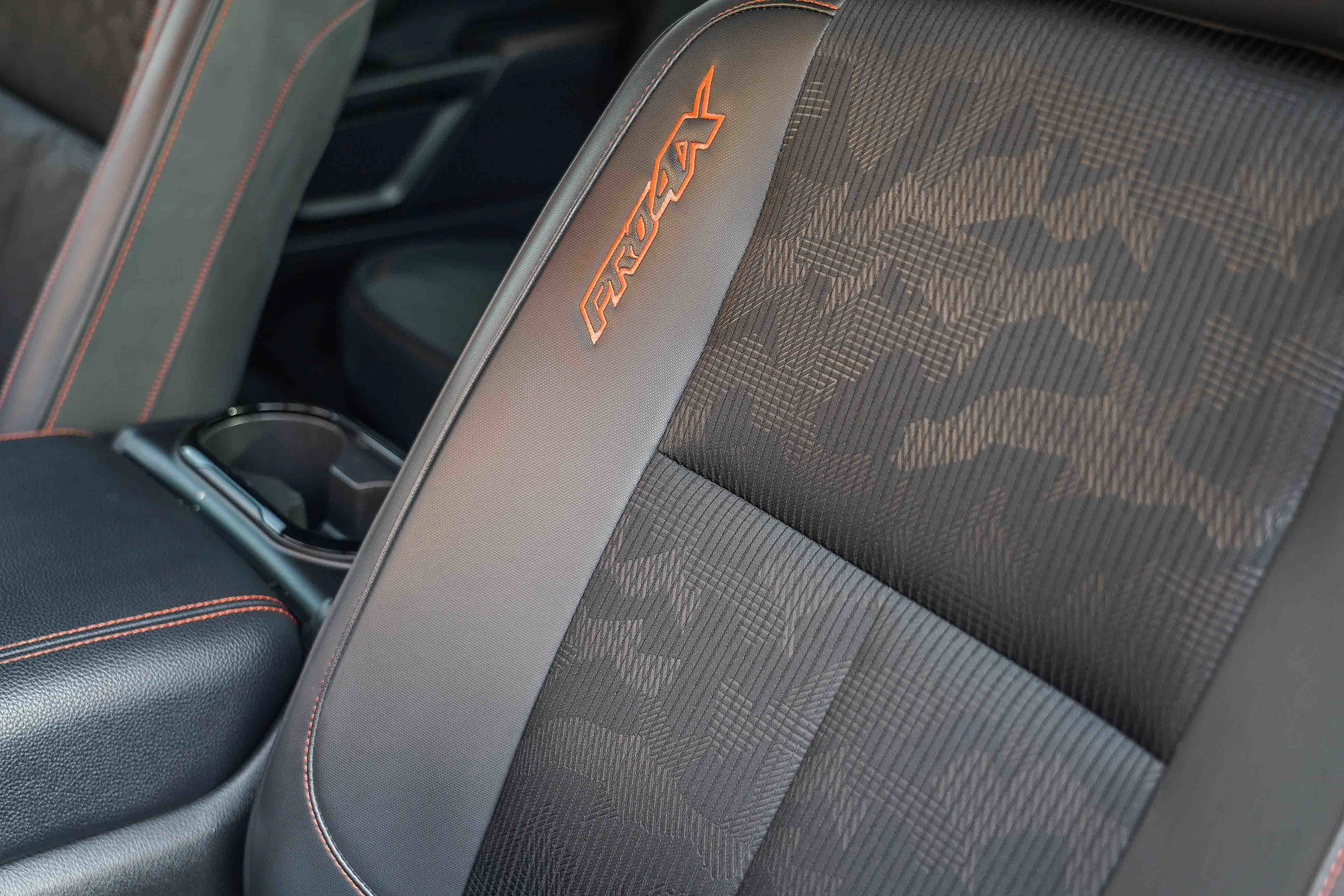 Used 2024 Nissan Titan PRO-4X w/ Pro-4x Utility Package image 33