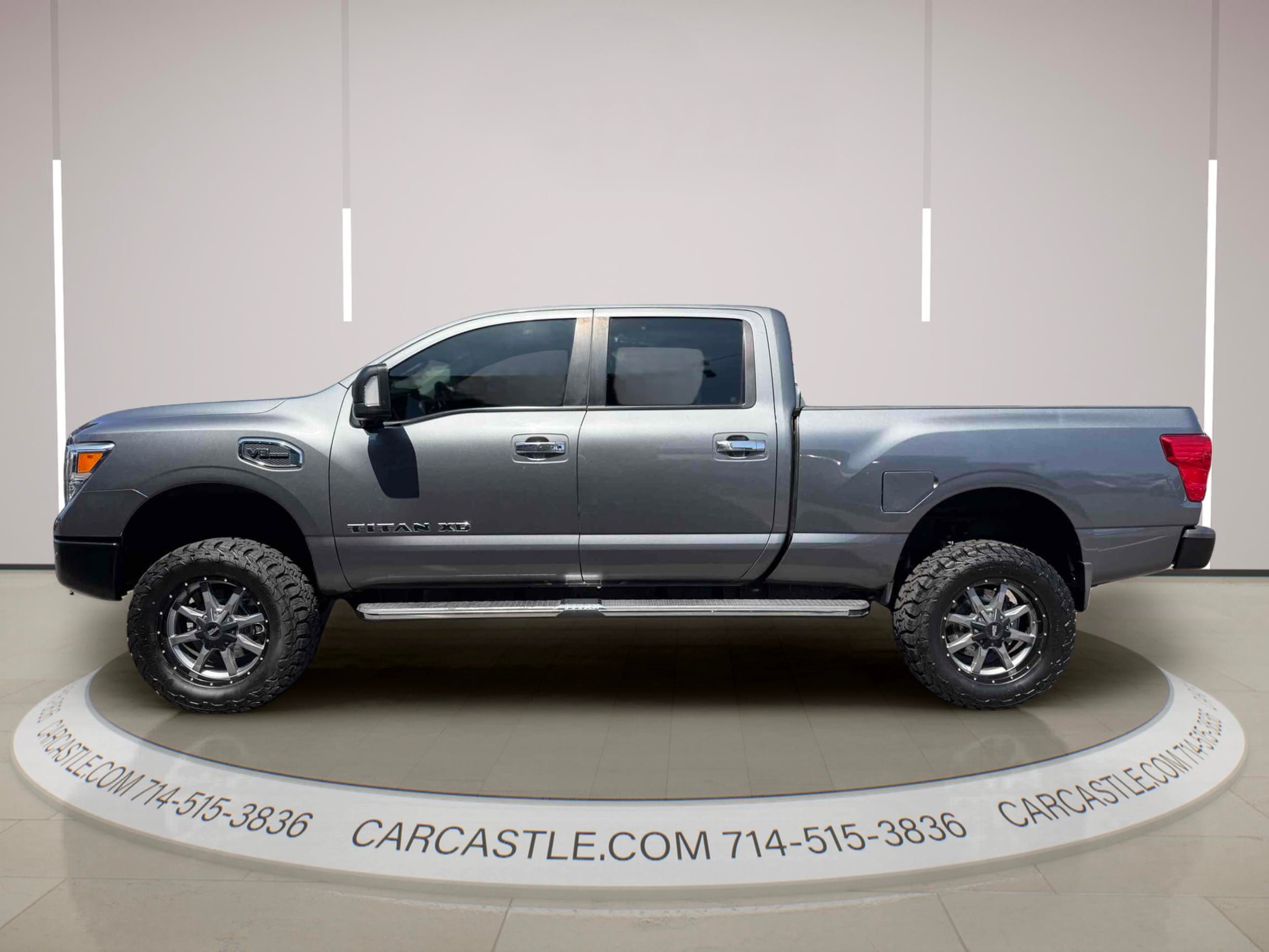 Used 2018 Nissan Titan SV w/ SV Convenience Package AWD/4WD image 2