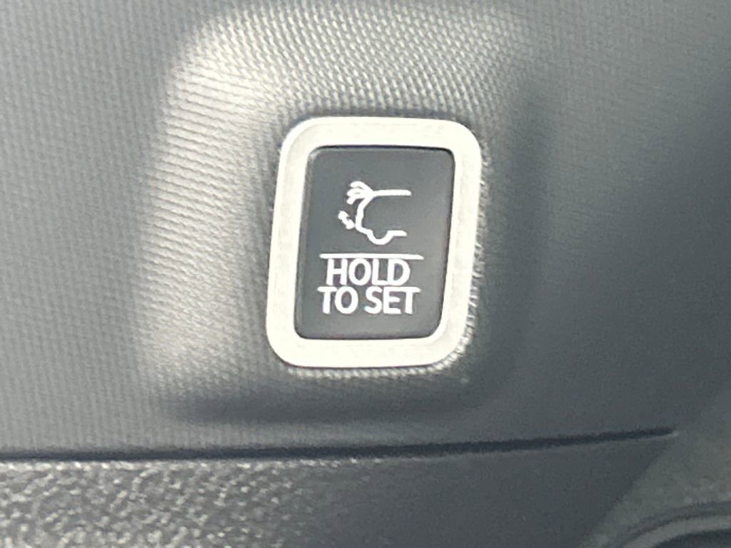 New 2025 Jeep Grand Cherokee Altitude image 26