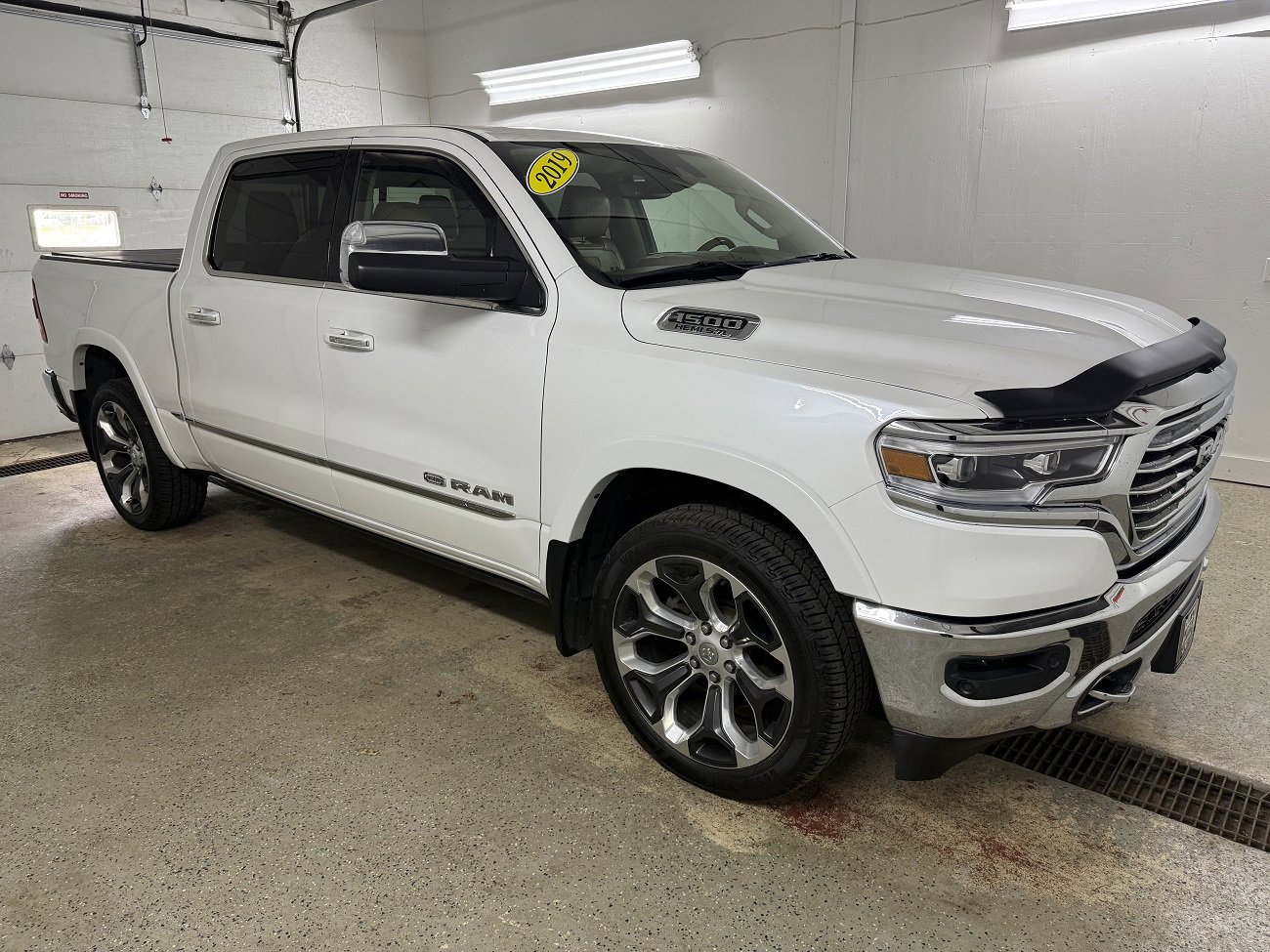 Used 2019 RAM 1500 Limited image 1