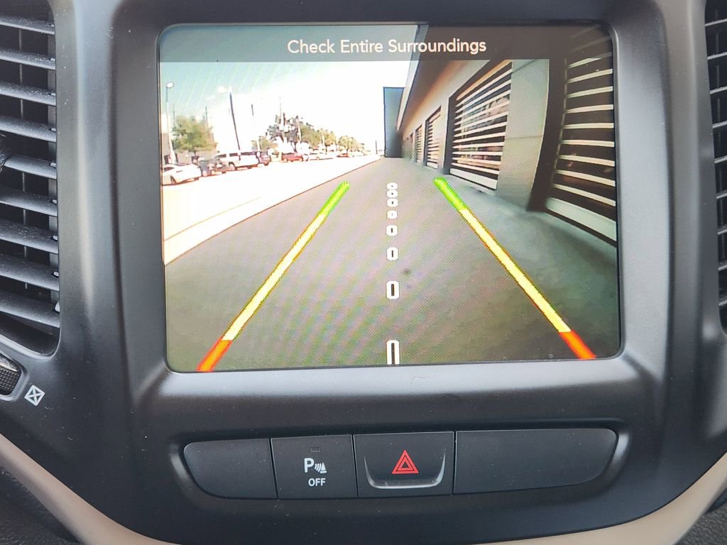 Used 2016 Jeep Cherokee Limited FWD image 17