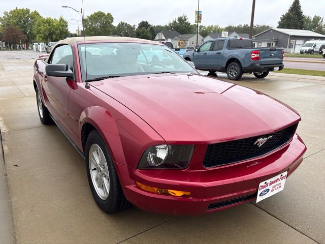 Used 2006 Ford Mustang Premium RWD image 4