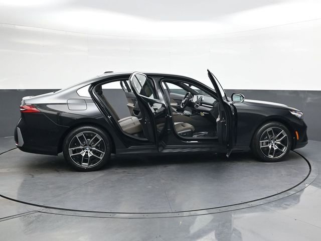 New 2026 BMW 530i xDrive w/ Premium Package image 34