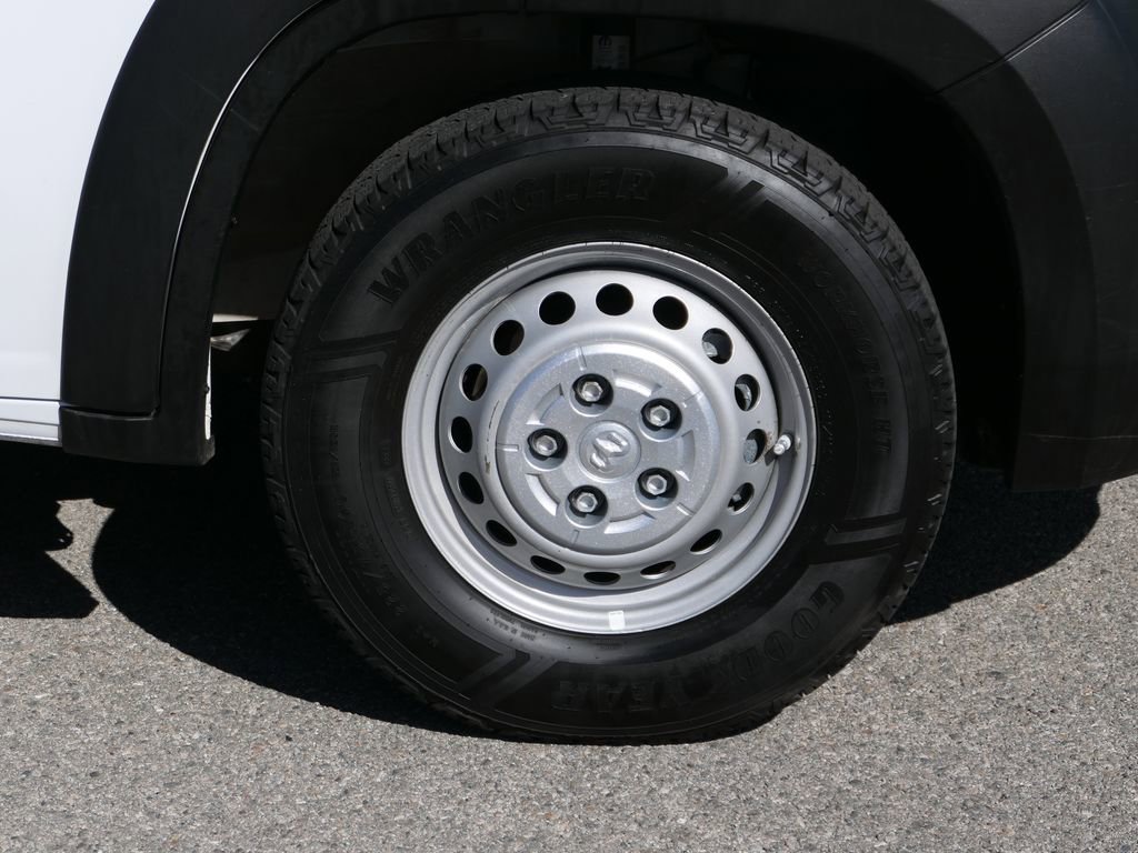 Used 2024 RAM ProMaster 2500 w/ Convenience Group image 28