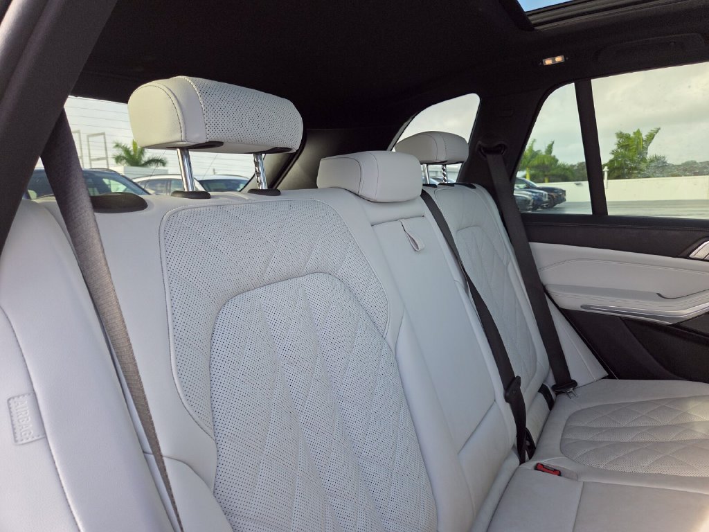 Certified 2024 BMW X5 xDrive40i w/ Premium Package AWD/4WD image 24