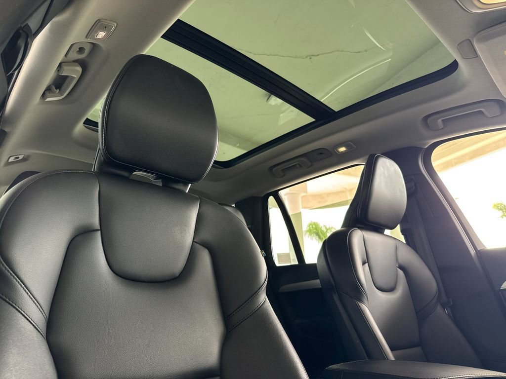 Certified 2025 Volvo XC90 B5 Core w/ Protection Package Premier AWD/4WD image 17