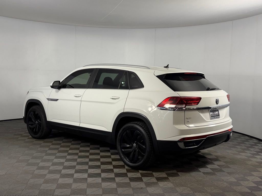 Used 2021 Volkswagen Atlas Cross Sport SE w/ 20" Black Wheels Package FWD image 8