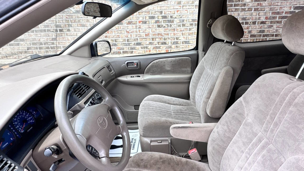 Used 2001 Toyota Sienna LE FWD image 8
