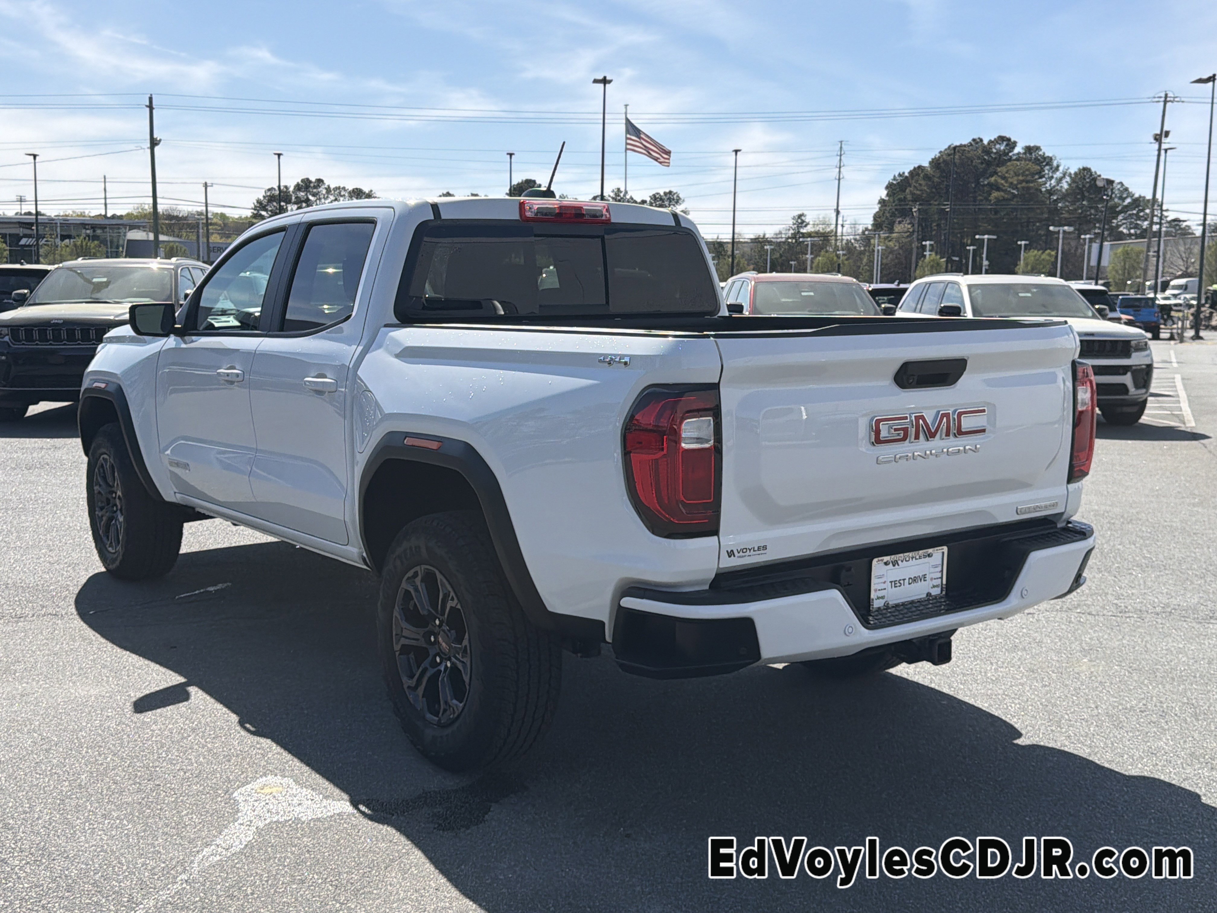 Used 2025 GMC Canyon Elevation image 6