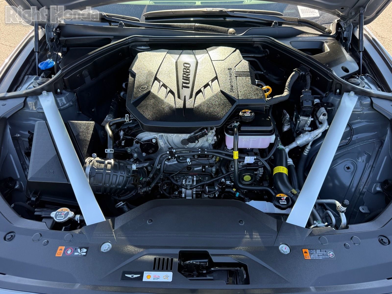 Used 2025 Genesis G70 2.5T image 35