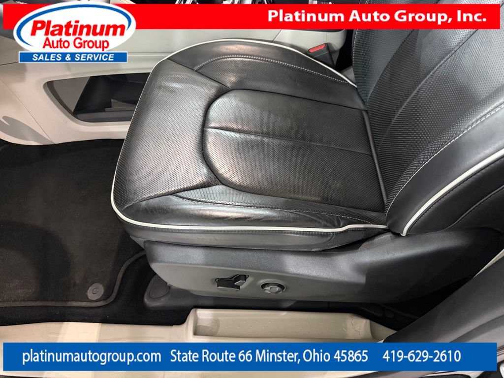 Used 2023 Chrysler Pacifica Limited FWD image 12