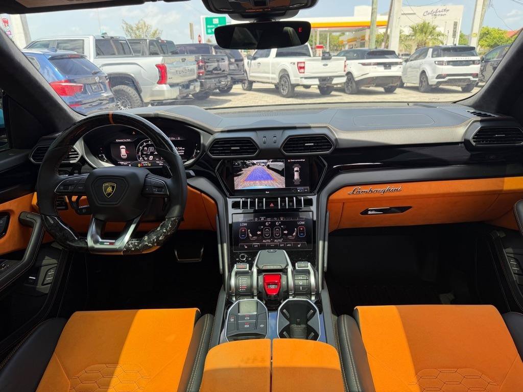 Used 2022 Lamborghini Urus AWD/4WD image 19