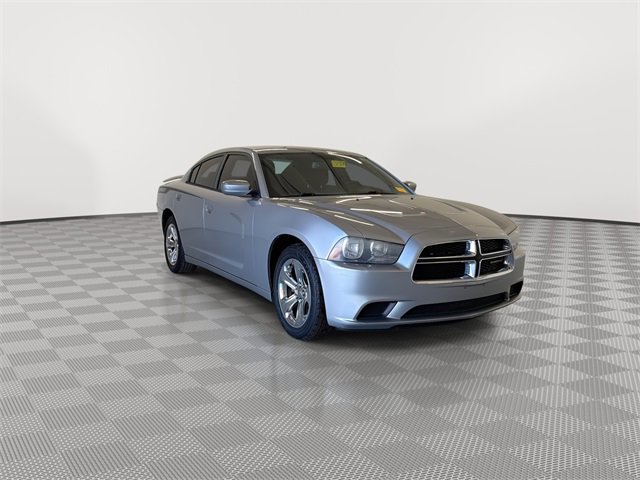 Used 2014 Dodge Charger SE w/ Sport Appearance Group image 2
