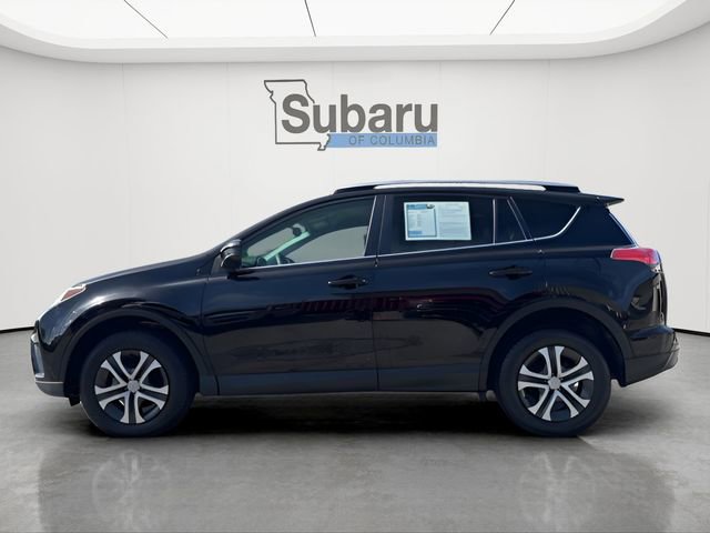Used 2017 Toyota RAV4 LE FWD image 4