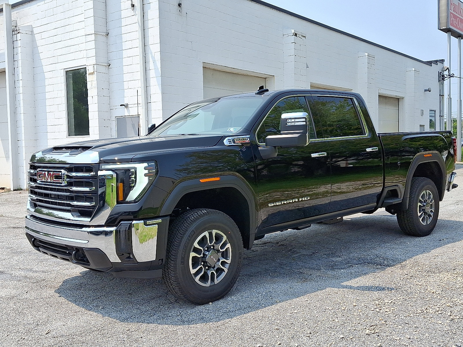 New 2025 GMC Sierra 2500 SLT image 3