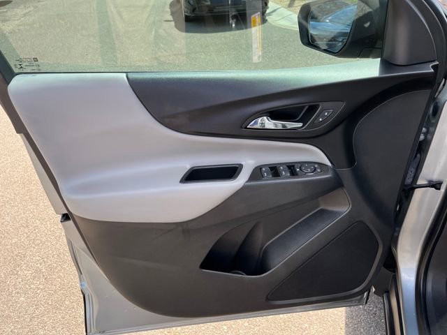 Used 2023 Chevrolet Equinox LS w/ LS Convenience Package image 5