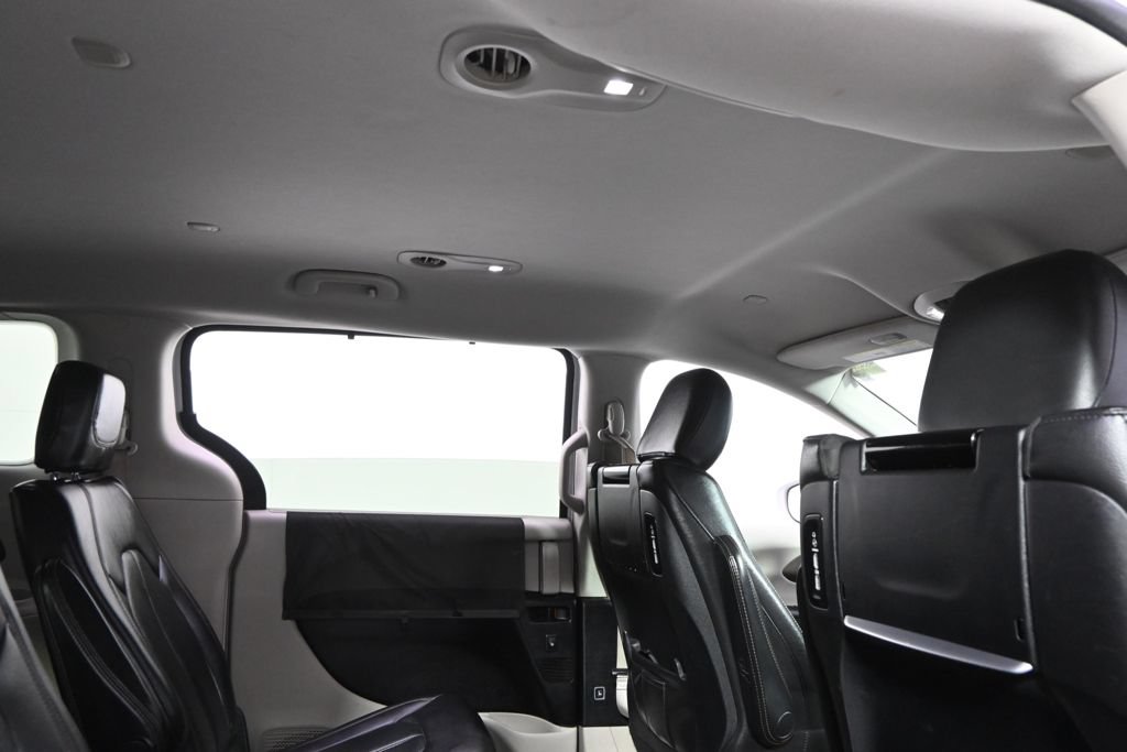 Used 2017 Chrysler Pacifica Touring-L Plus FWD image 17