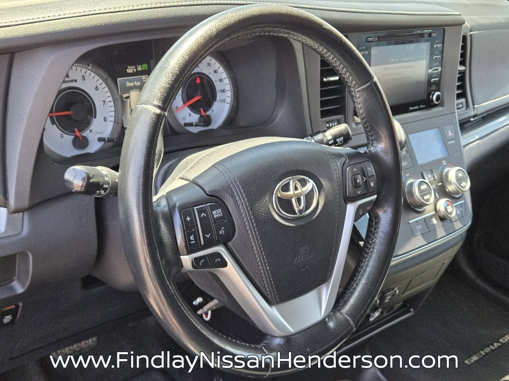 Used 2018 Toyota Sienna SE Premium w/ Carpet Mat Package FWD image 23