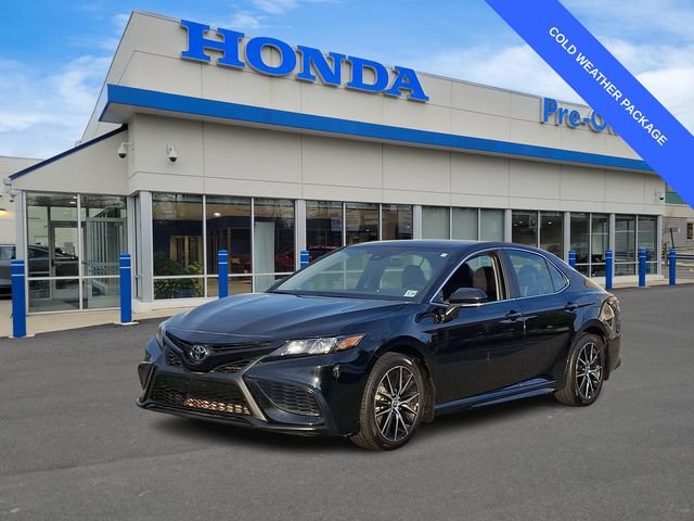 Used 2024 Toyota Camry SE w/ Cold Weather Package