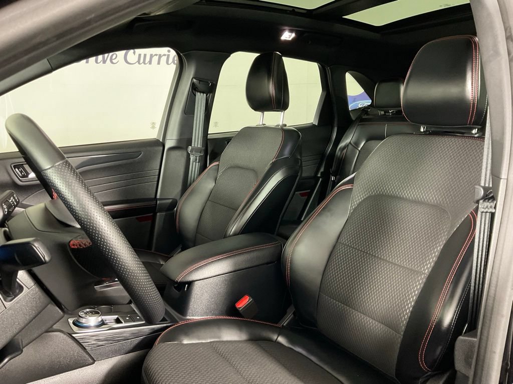 Used 2023 Ford Escape ST-Line w/ Tech Pack #1 FWD image 13