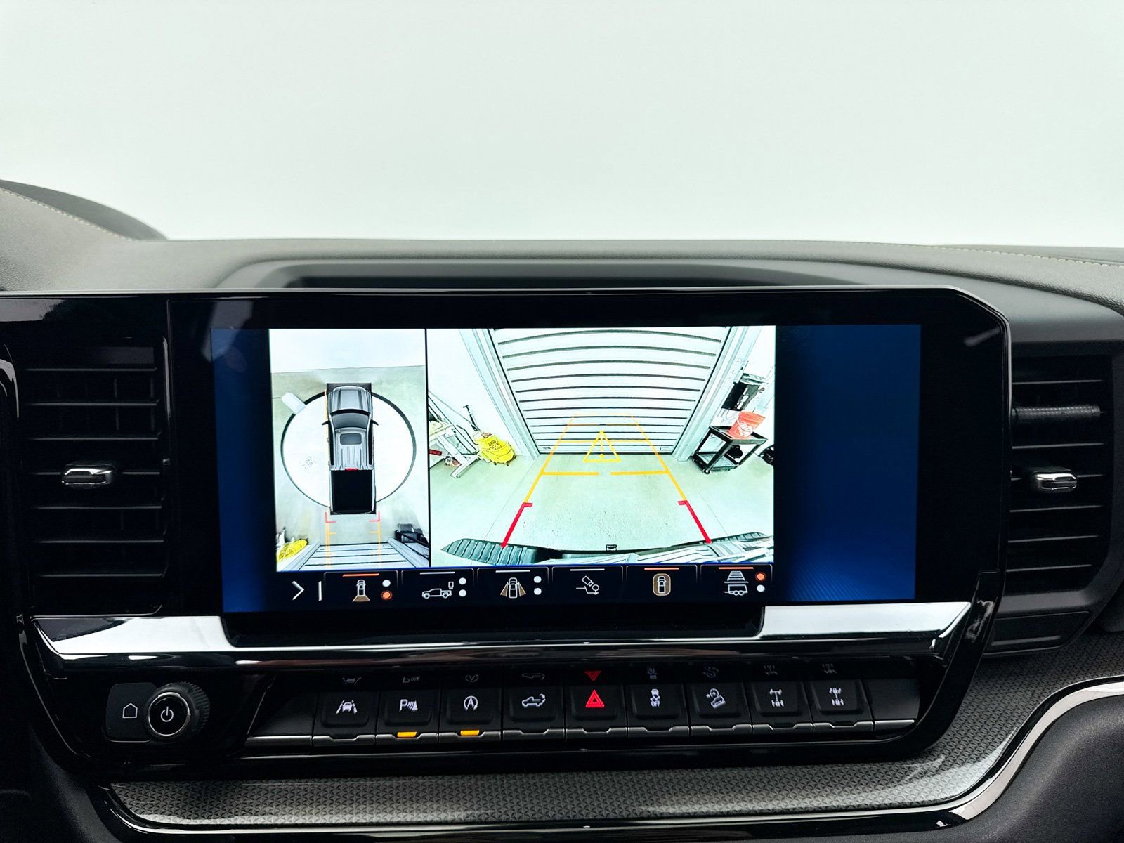 Used 2025 Chevrolet Silverado 1500 ZR2 w/ Technology Package image 38