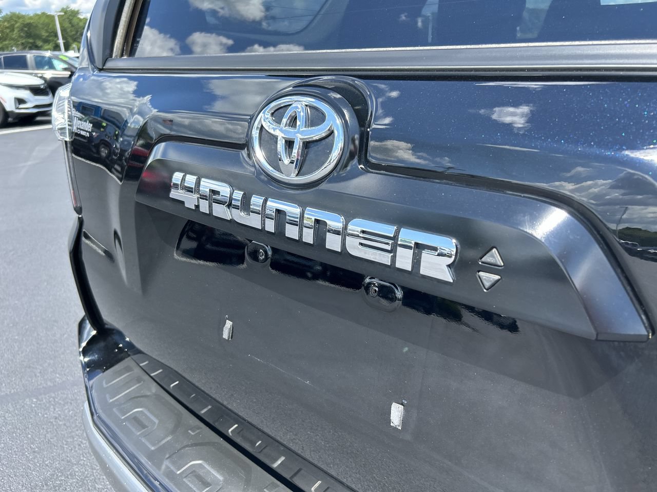 Used 2021 Toyota 4Runner TRD Off-Road Premium w/ Moonroof Package AWD/4WD image 10
