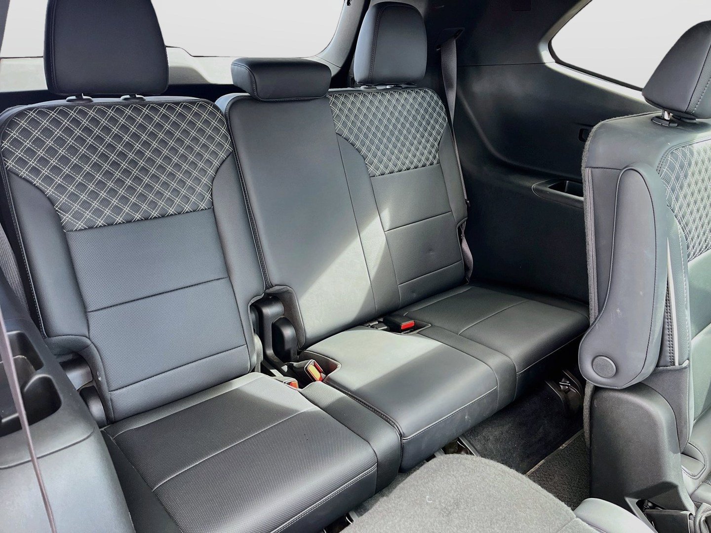 Used 2024 GMC Acadia Denali FWD image 29
