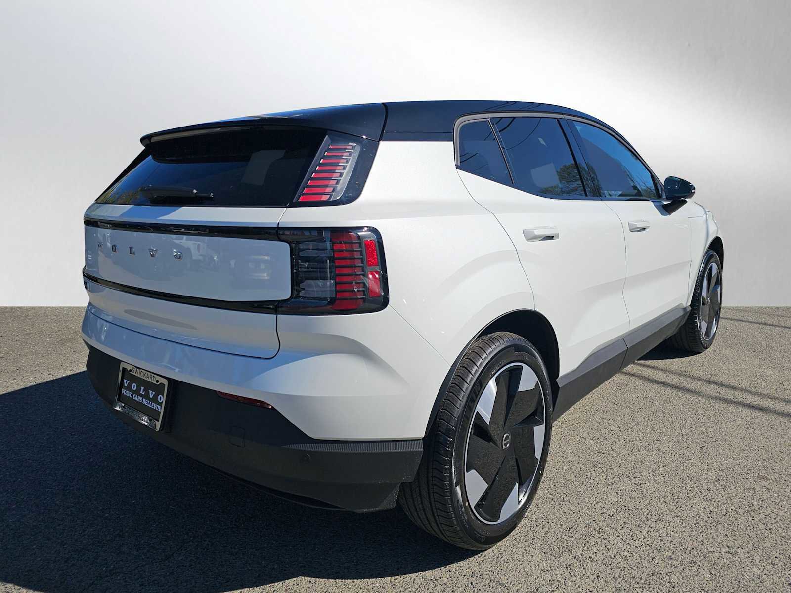 New 2026 Volvo EX30 Plus w/ Climate Package image 3