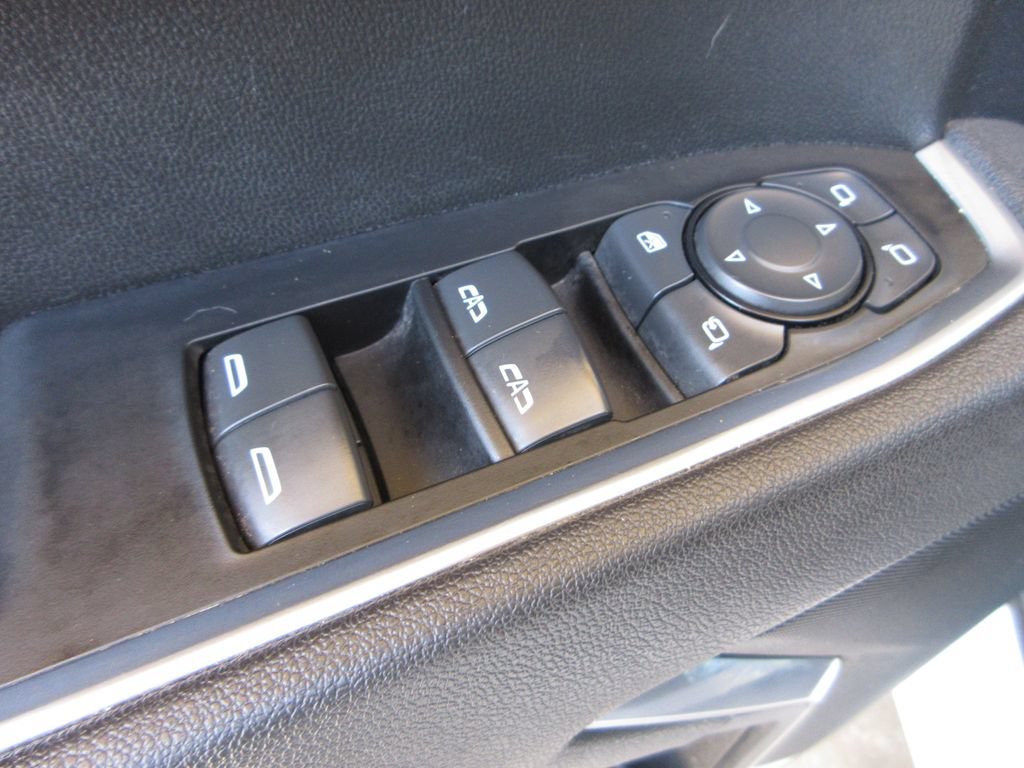Used 2025 GMC Sierra 1500 SLT RWD image 10