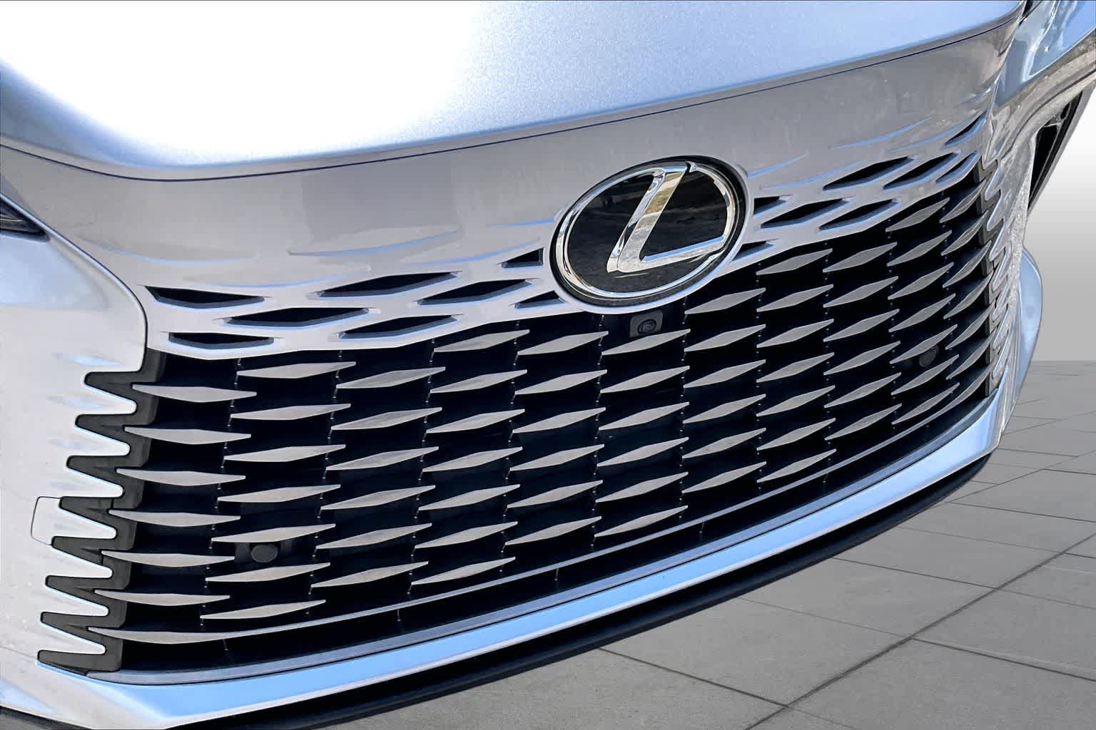 Used 2025 Lexus RX 350 Premium w/ Accessory Package (Z1) FWD image 30