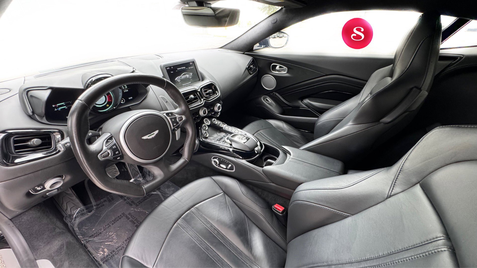 Used 2019 Aston Martin V8 Vantage Coupe image 18