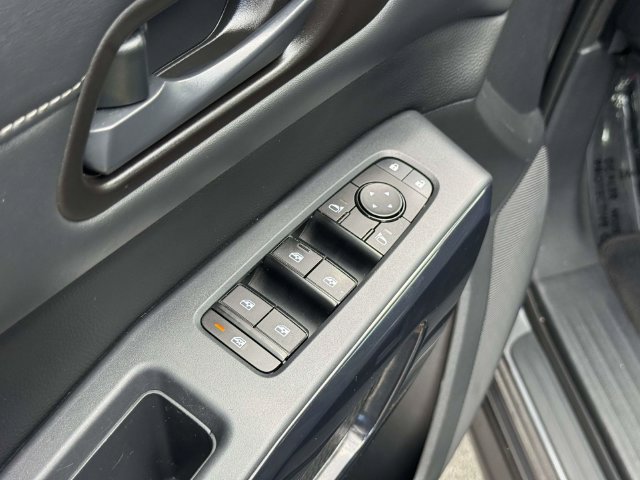 Used 2024 Nissan Pathfinder S AWD/4WD image 21
