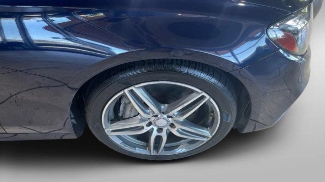Used 2017 Mercedes-Benz E 300 4MATIC image 6