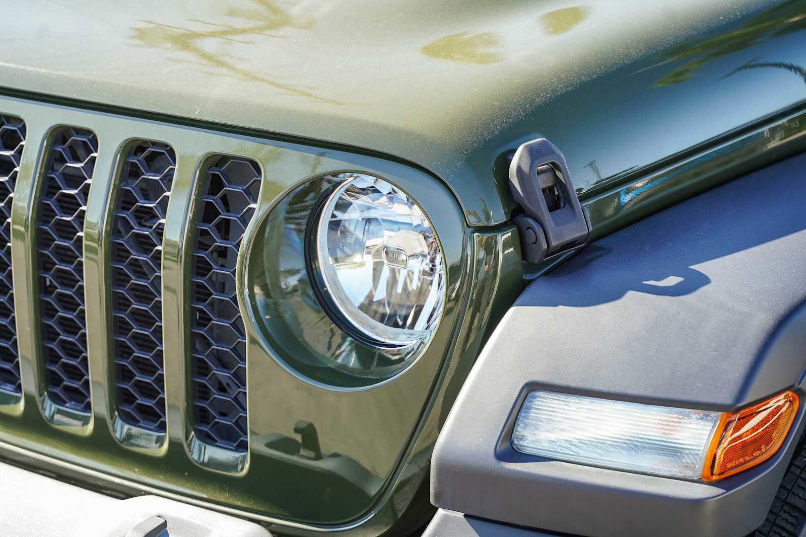 Used 2024 Jeep Wrangler Sport S image 8