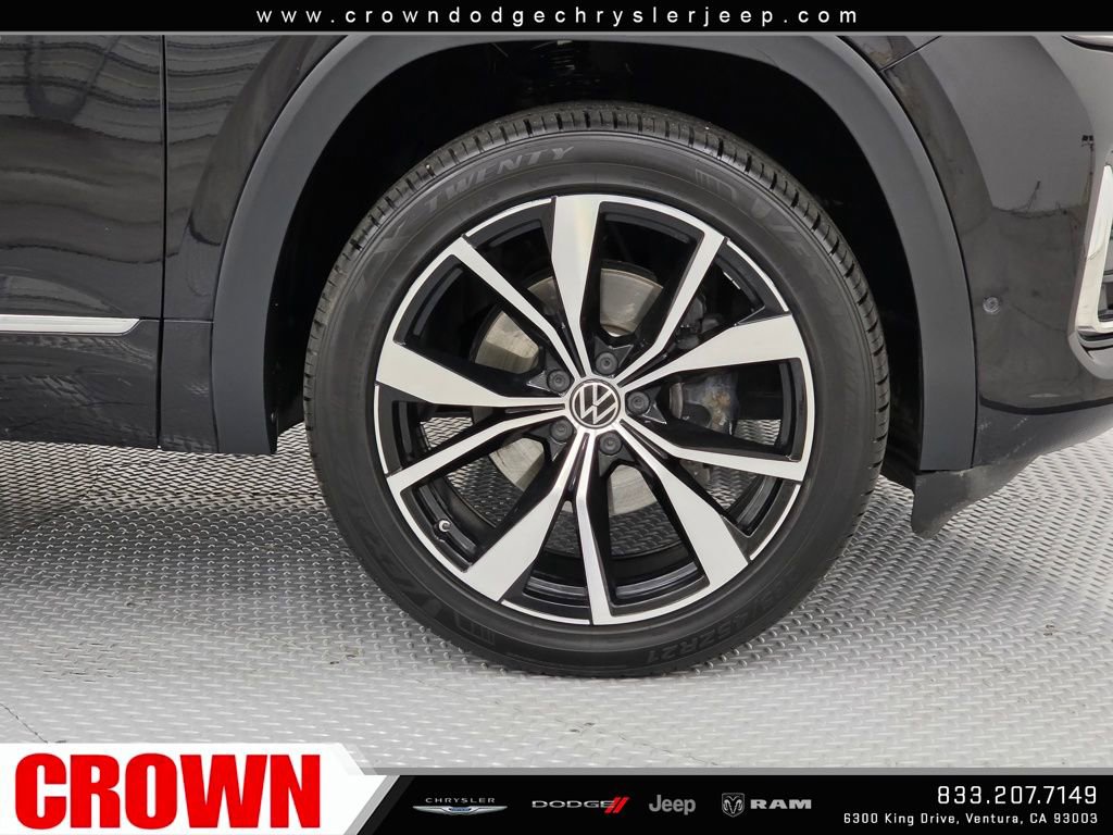 Used 2024 Volkswagen Atlas SEL Premium R-Line image 9