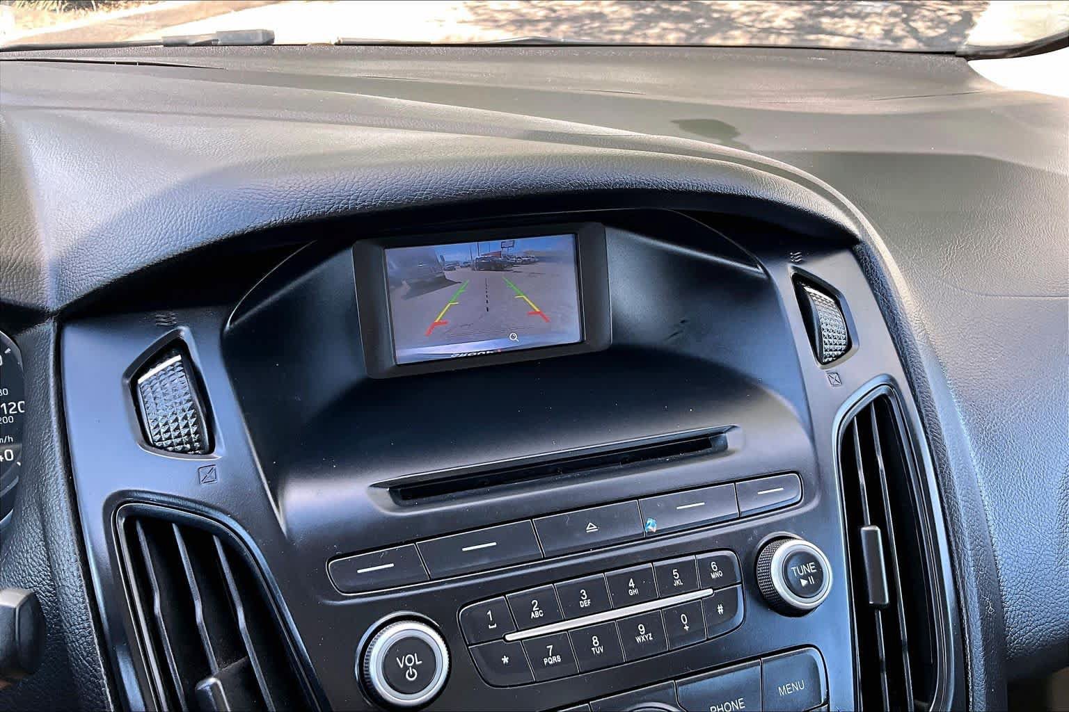 Used 2015 Ford Focus SE FWD image 26