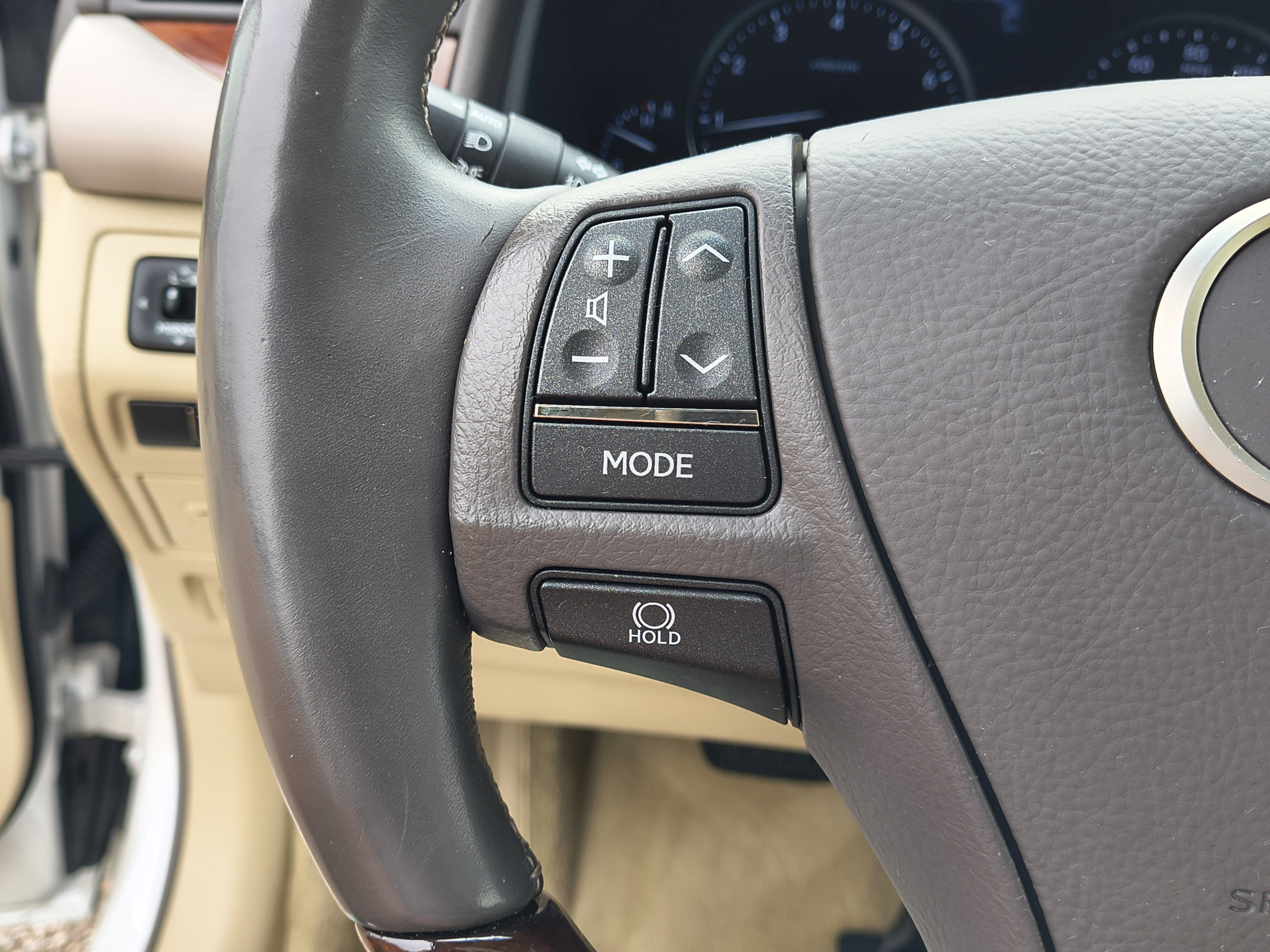 Used 2016 Lexus LS 460 w/ Comfort Package RWD image 30