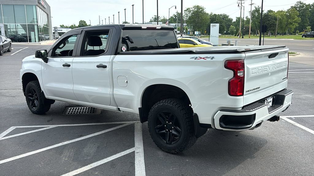 Used 2020 Chevrolet Silverado 1500 Custom w/ Custom Value Package AWD/4WD image 4